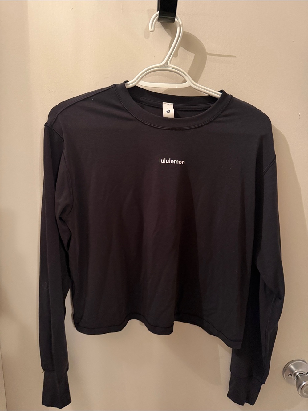 lululemon athletica Black Long Sleeve Tee - Picture 1 of 3